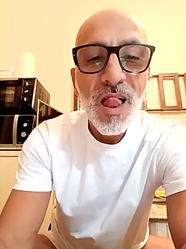 circusmale online show from May 2026 11:34:01 PM