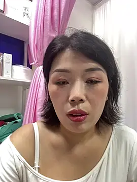 Snapshot of milkwine chatting on May 2026 01:06:02 PM milkwine online show from May 2026 01:06:02 PM