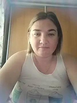 Snapshot of MiyaOlliver chatting on July 2026 10:23:01 AM MiyaOlliver online show from July 2026 10:23:01 AM