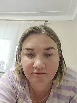 Snapshot of MiyaOlliver chatting on July 2026 03:14:01 PM MiyaOlliver online show from July 2026 03:14:01 PM