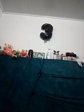 VaneMoon online show from May 2026 10:42:01 AM