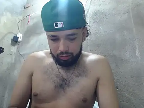 camilorestrepo77 online show from April 2026 11:31:01 PM