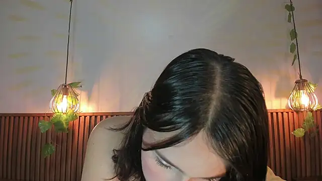 AmelieCooper online show from May 2026 07:42:01 PM