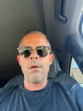 Riccardo86xx online show from July 2026 02:23:01 PM