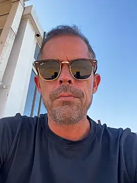 Riccardo86xx online show from July 2026 03:48:02 PM
