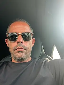 Riccardo86xx online show from July 2026 03:14:02 PM