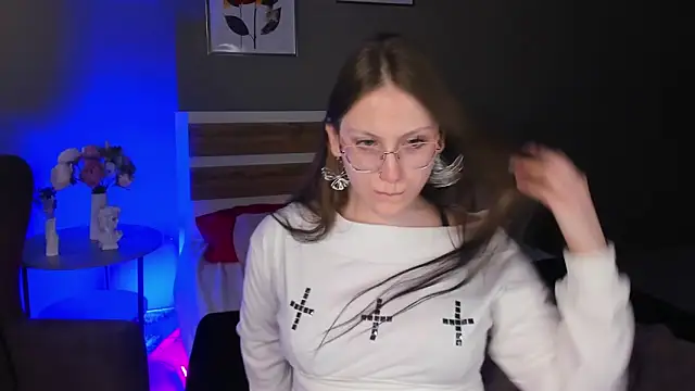 Queen Milena online show from May 2026 11:37:01 AM