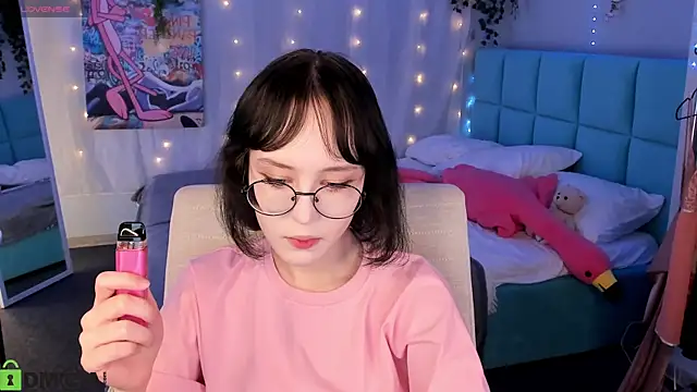 Lilac-Muse online show from July 2026 11:12:02 AM