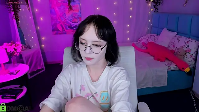 Lilac-Muse online show from July 2026 11:06:01 AM