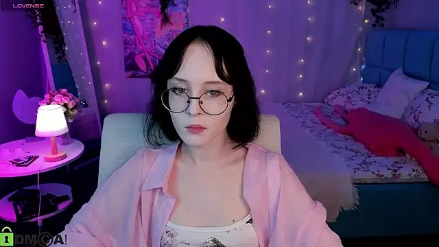 Lilac-Muse online show from July 2026 11:31:02 AM