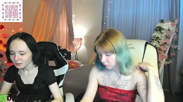 Snapshot of Elira_Vane chatting on June 2026 03:02:02 AM Elira Vane online show from June 2026 03:02:02 AM