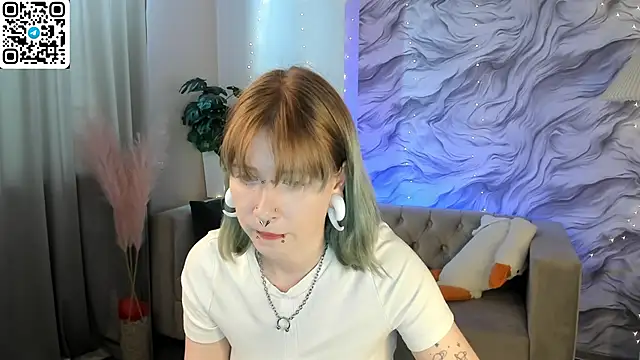 Snapshot of Elira_Vane chatting on June 2026 10:39:02 AM Elira Vane online show from June 2026 10:39:02 AM