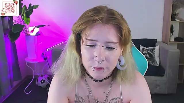 Snapshot of Elira_Vane chatting on June 2026 05:12:01 AM Elira Vane online show from June 2026 05:12:01 AM