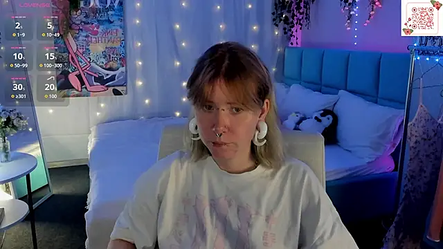 Snapshot of Elira_Vane chatting on June 2026 02:40:02 AM Elira Vane online show from June 2026 02:40:02 AM