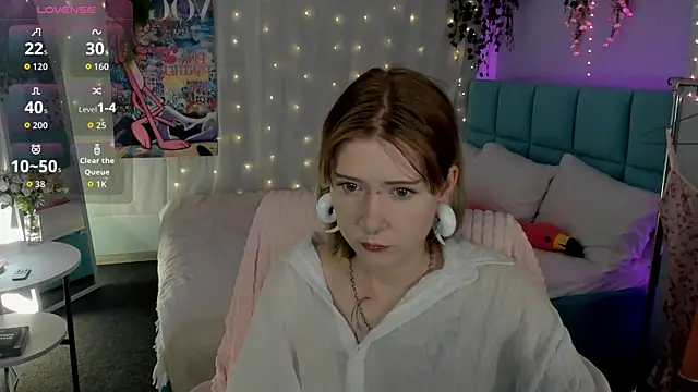 Snapshot of Elira_Vane chatting on July 2026 03:02:02 AM Elira Vane online show from July 2026 03:02:02 AM