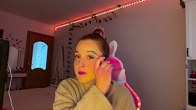 TrixyPaw online show from April 2026 08:41:01 AM