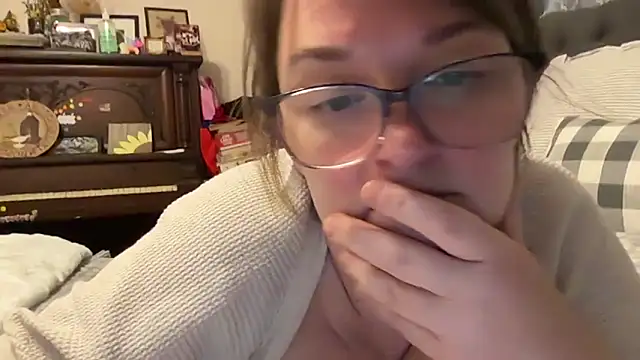 InnocentBasin19 online show from April 2026 03:27:02 PM