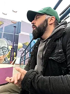 erikthor online show from May 2026 03:51:02 PM