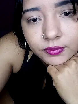 Estrellitadelmar online show from May 2026 02:14:02 PM