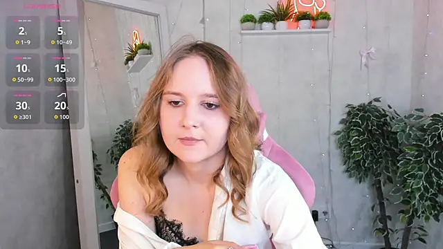 Emmaa Kimm online show from July 2026 01:00:01 AM