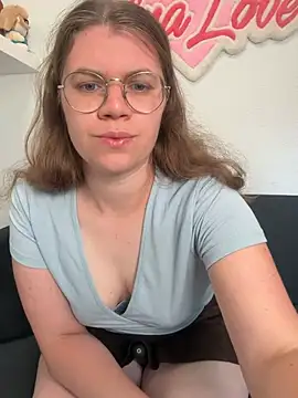 Lina-Love online show from June 2026 06:39:01 AM