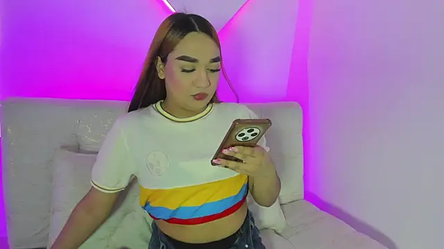 Snapshot of LiaCampbell_ chatting on June 2026 08:29:02 PM LiaCampbell online show from June 2026 08:29:02 PM