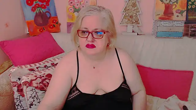 Snapshot of Maturelove_xxx chatting on June 2026 07:28:02 PM Maturelove xxx online show from June 2026 07:28:02 PM