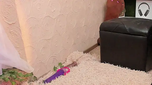 lililiana online show from May 2026 07:46:02 AM