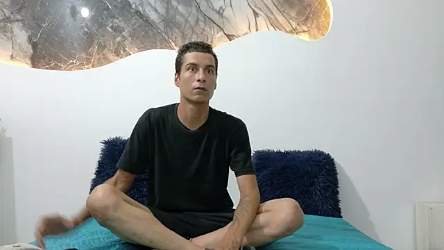 Snapshot of cameronsilverman chatting on June 2026 12:32:02 AM cameronsilverman online show from June 2026 12:32:02 AM