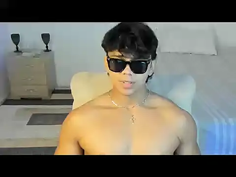 noahprada online show from May 2026 05:03:02 AM