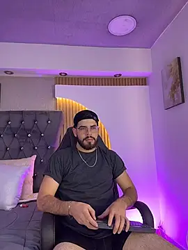 Snapshot of DomBoy_ chatting on May 2026 08:16:01 PM DomBoy online show from May 2026 08:16:01 PM