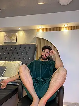 Snapshot of DomBoy_ chatting on May 2026 08:27:01 PM DomBoy online show from May 2026 08:27:01 PM