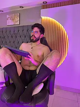 Snapshot of DomBoy_ chatting on May 2026 01:57:16 AM DomBoy online show from May 2026 01:57:16 AM
