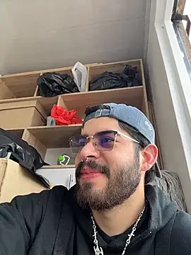 Snapshot of DomBoy_ chatting on July 2026 07:30:01 PM DomBoy online show from July 2026 07:30:01 PM