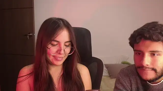 Snapshot of abbyyandmaxx chatting on July 2026 04:18:01 AM abbyyandmaxx online show from July 2026 04:18:01 AM