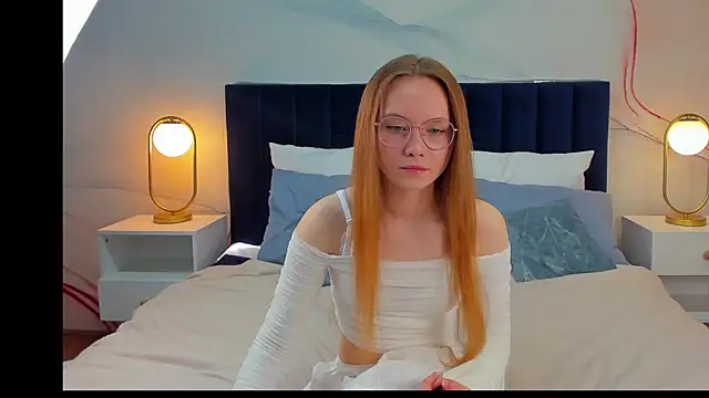 FloraLarsson online show from May 2026 03:37:02 AM