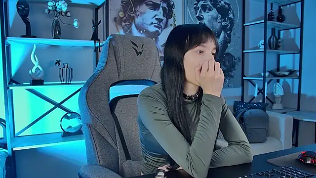 Snapshot of SeraphineSparda chatting on June 2026 12:53:02 PM SeraphineSparda online show from June 2026 12:53:02 PM