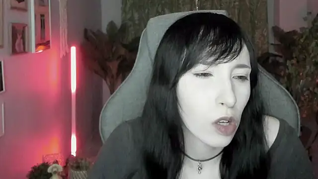 Snapshot of SeraphineSparda chatting on July 2026 11:50:01 AM SeraphineSparda online show from July 2026 11:50:01 AM