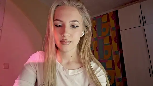 Katrinethequeen online show from June 2026 04:27:02 PM