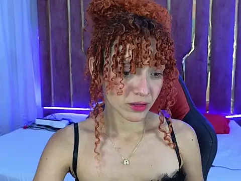 Kiaralovee26 online show from May 2026 01:11:02 AM
