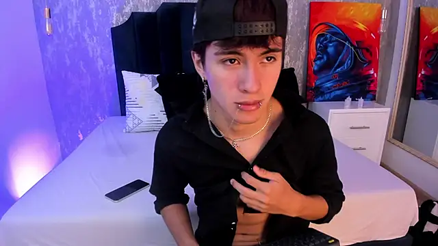 Liam Grayson  online show from May 2026 12:55:02 PM