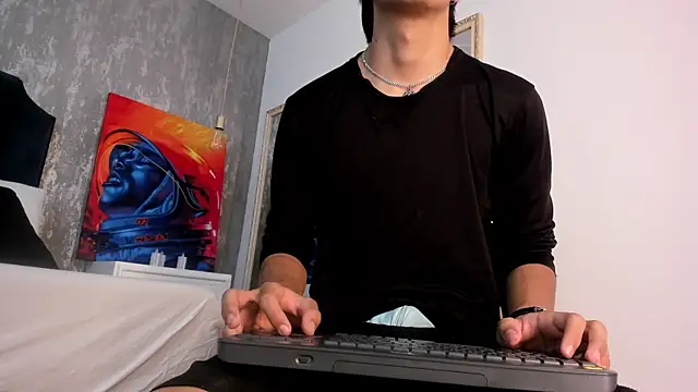 Liam Grayson  online show from May 2026 01:04:02 PM