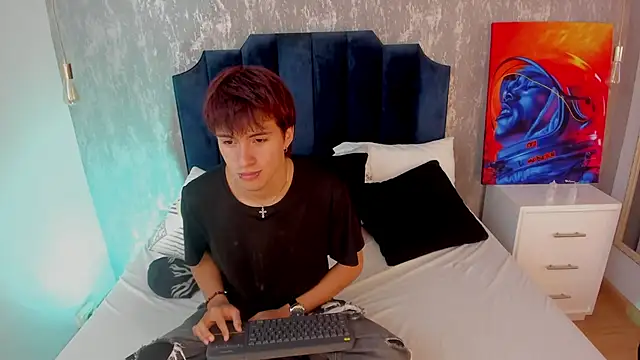 Liam Grayson  online show from May 2026 12:33:02 PM