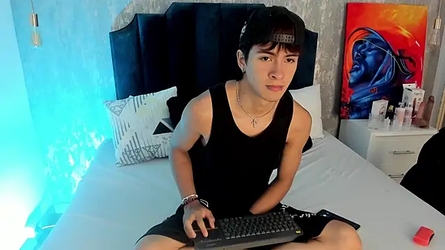 Liam Grayson  online show from May 2026 12:23:01 PM