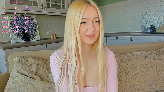 Snapshot of Chanelbayerr chatting on June 2026 03:44:01 AM Chanelbayerr online show from June 2026 03:44:01 AM