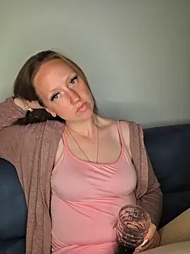 SweetGermanAlina online show from June 2026 07:24:02 PM