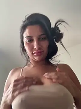 Miss juicybabes online show from June 2026 01:46:01 PM