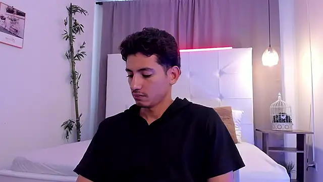 Snapshot of Alejo-and-Thiago chatting on August 2026 12:26:02 PM Alejo-and-Thiago online show from August 2026 12:26:02 PM