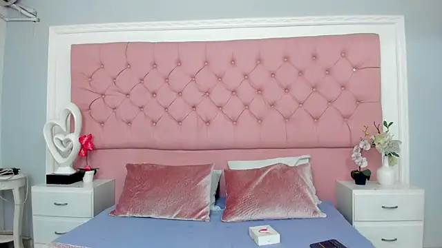 SarahDoll   online show from June 2026 01:56:01 PM
