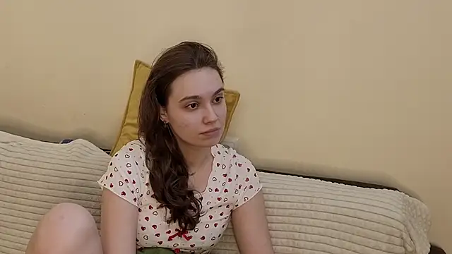 JolieDerringer online show from June 2026 07:03:02 AM